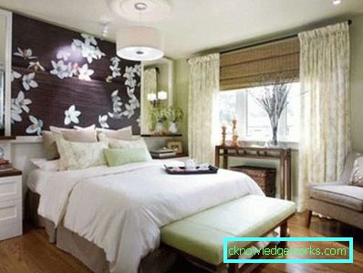 Interiér malé ložnice o velikosti 10 metrů čtverečních - skutečný design fotografií