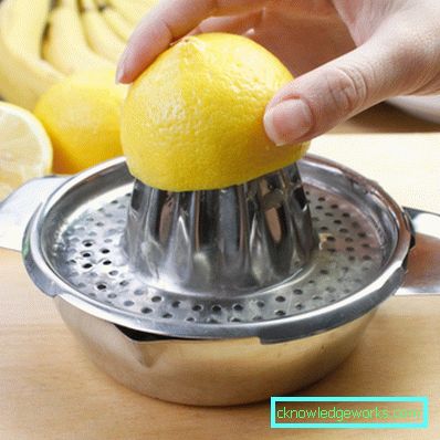Ruční citrusový odšťavňovač